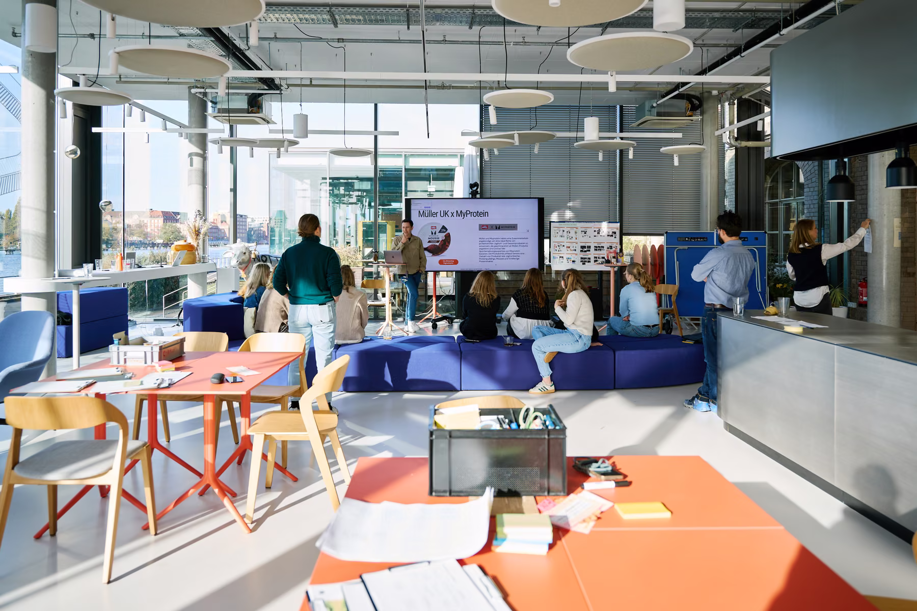 Blick in den FutureFoodCo Space in Berlin während eines Workshops